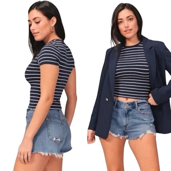 Abercrombie & Fitch The 4” Mom Short High Rise Medium Wash Jean Shorts Size 2 26 - Picture 1 of 10